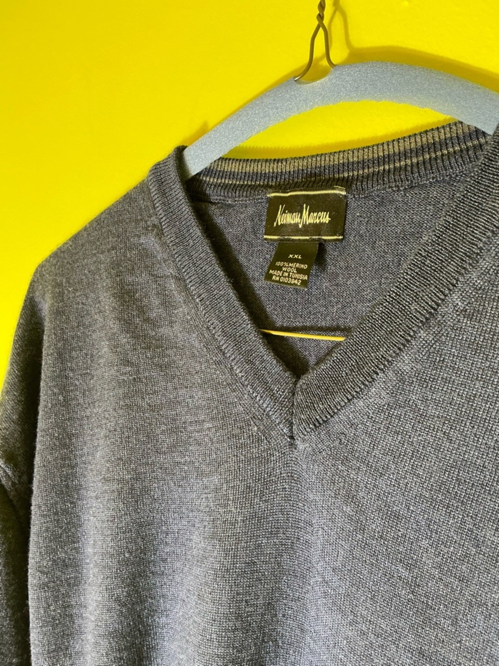 Neiman Marcus Men's V-Neck Sweater - blue Gray